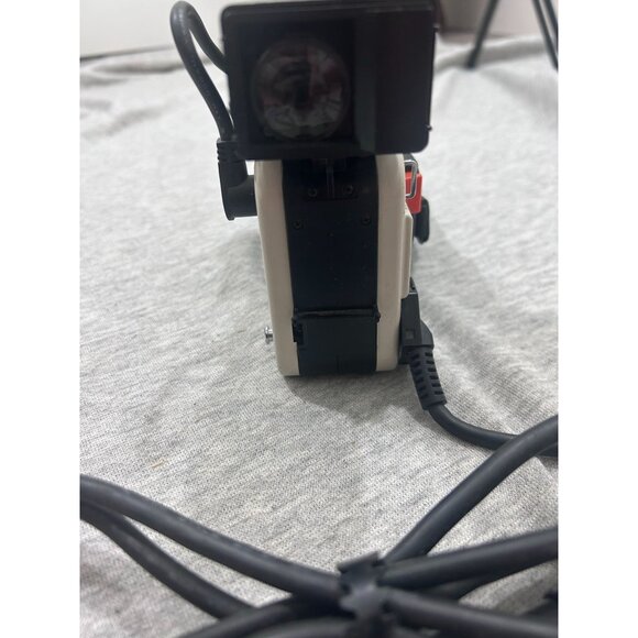 JVC Color Video Camera with TV Zoom Lens Model GX-N7U - Picture 6 of 9